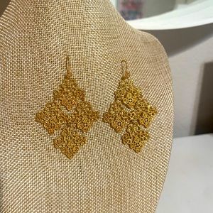 Stella & Dot Beautiful Gold Statement Earrings